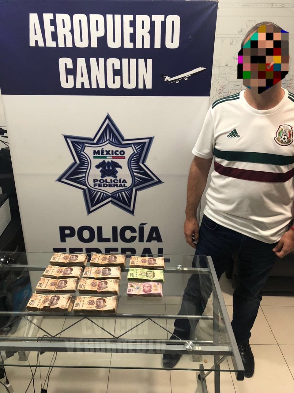Ingresó hombre a Cancún en aerotaxi con medio millón de pesos