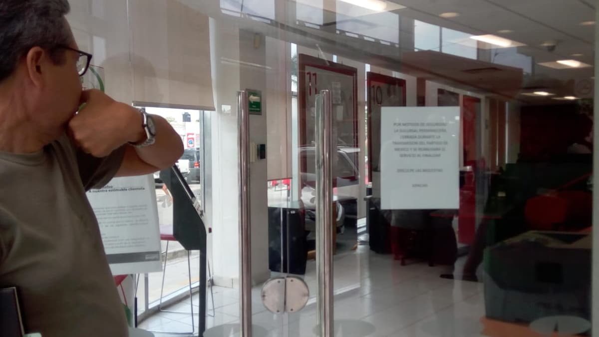 Cerraron Banorte para ver el partido de México