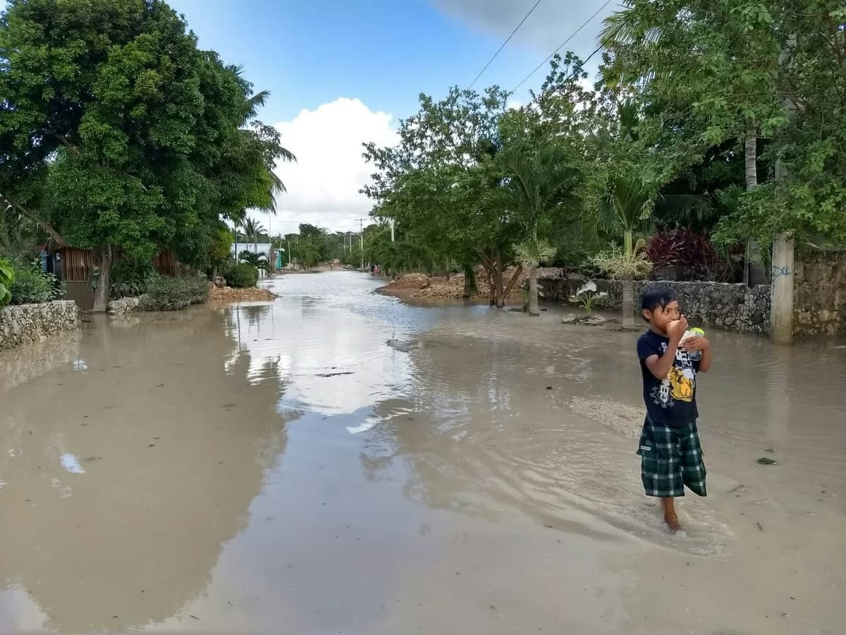 Siguen bajo el agua las viviendas en Chumpón