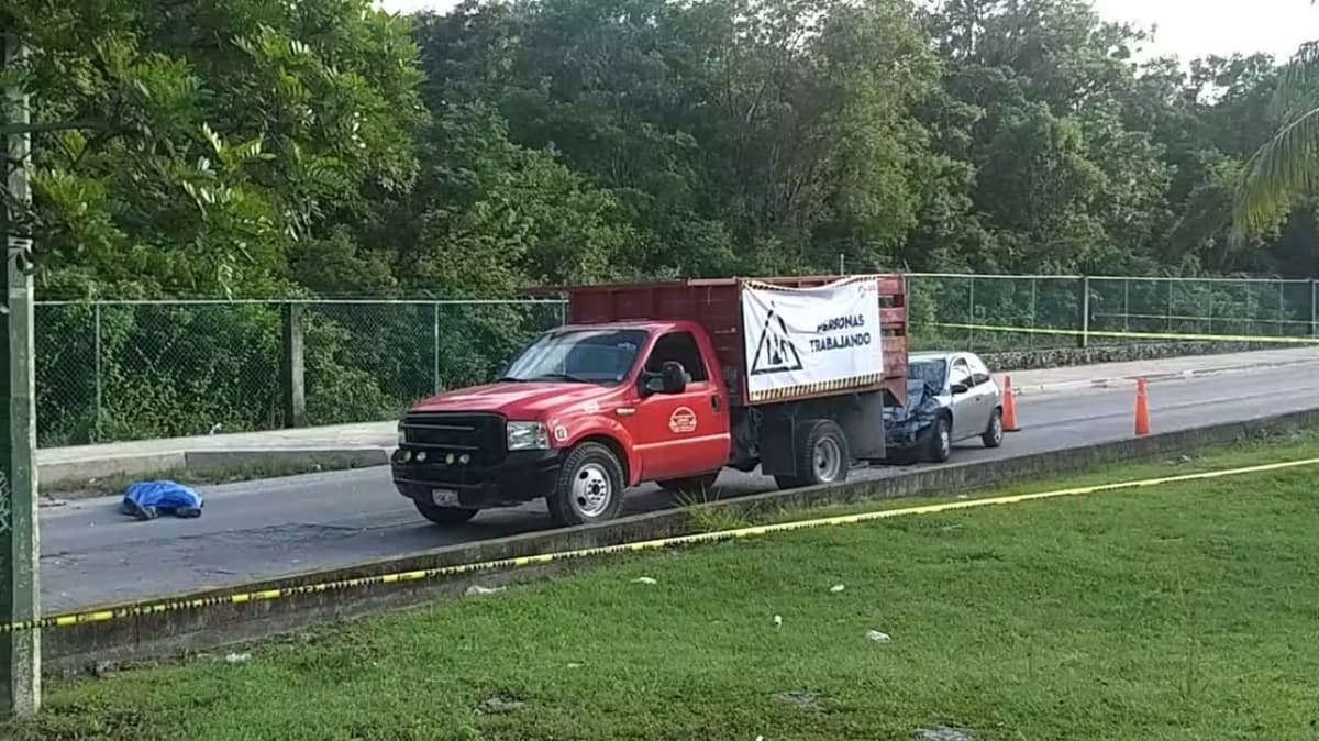 Trabajador de bacheo muere arrollado en Cancún