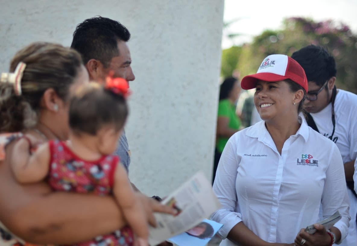 A votar motivados por la capacidad de los candidatos, llama Leslie Hendricks