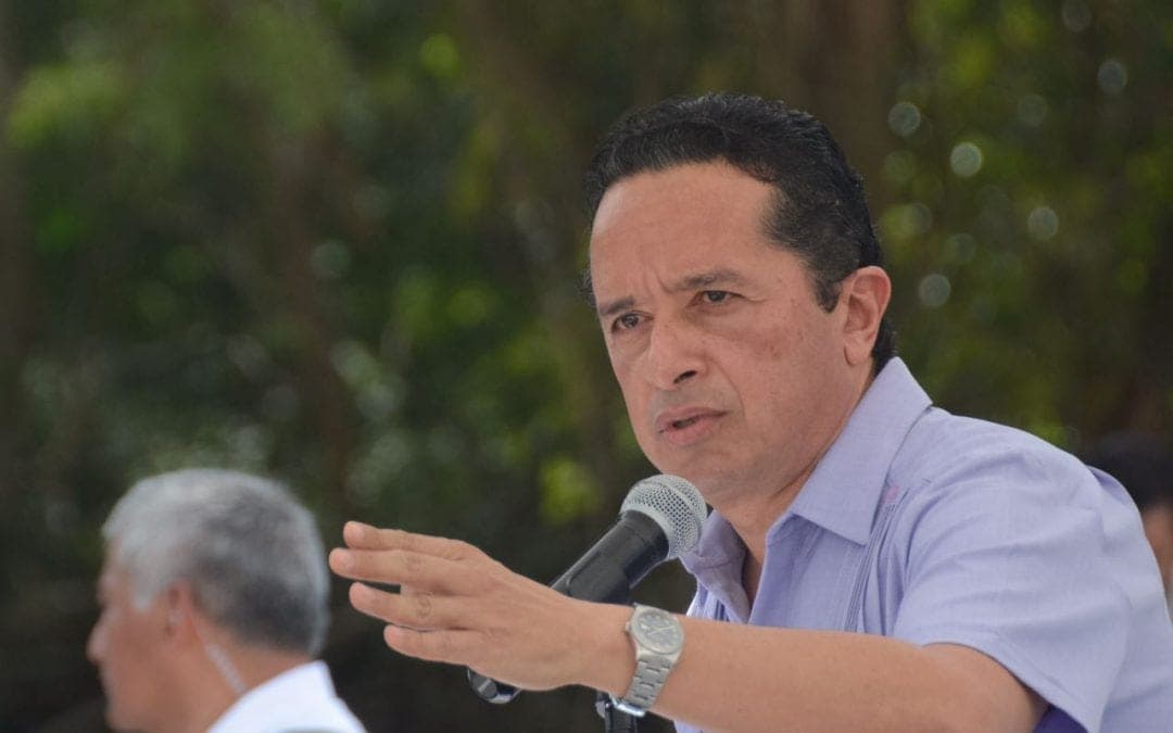 Carlos Joaquín reprueba la violencia