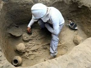 Encuentran nuevo sitio de sacrificios masivo de niños