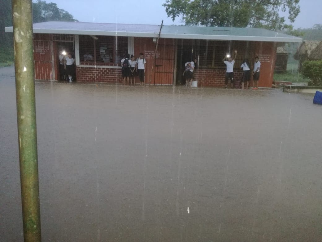 Se inunda telesecundaria de José María Morelos