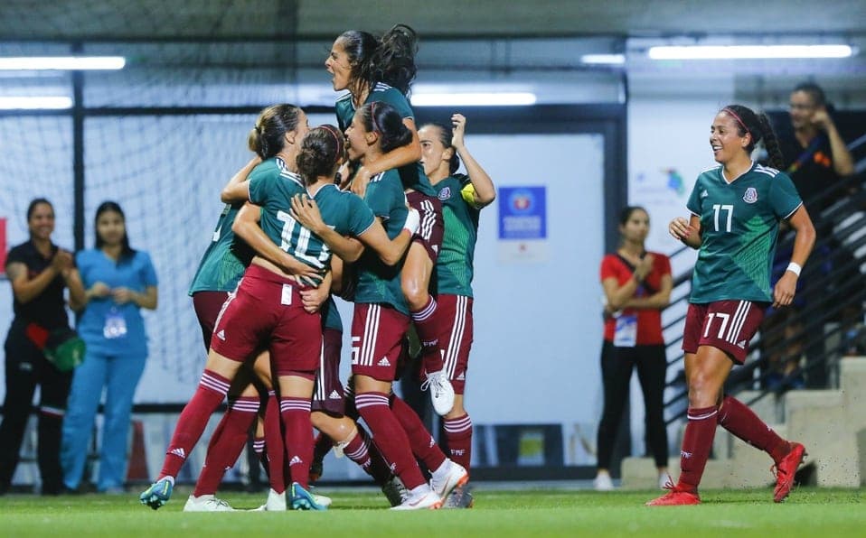 Tri femenil da lección a los hombres al ganar el oro en Barranquilla