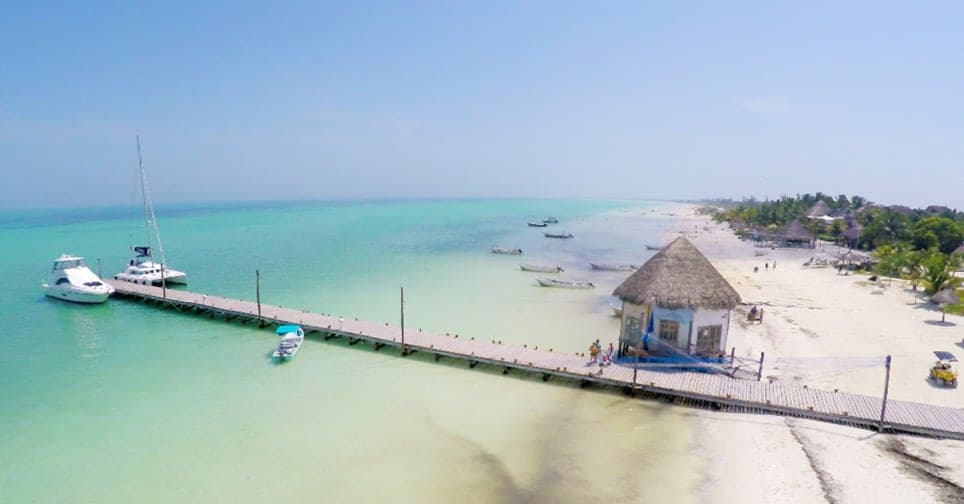 Anuncia Carlos Joaquín renovación del paso hacia Holbox