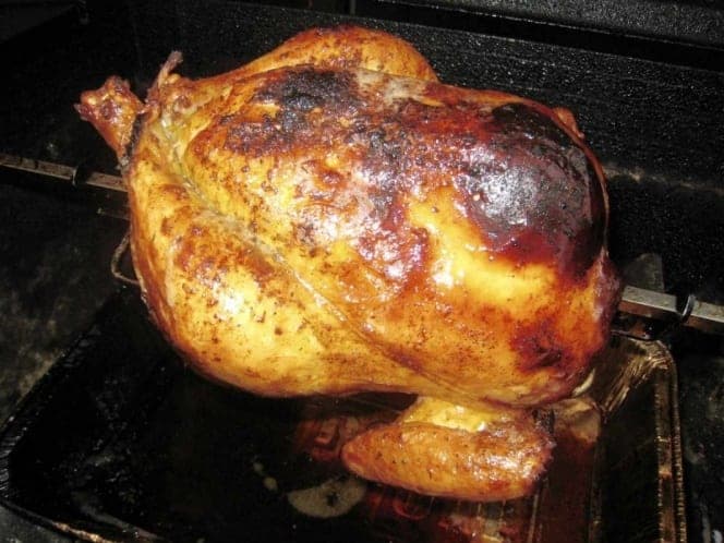 Arrestan a mujer por traer pollo rostizado sabor a heroína