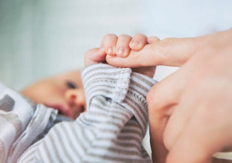 Seis niños son adoptados de manera ilegal por internet en Guatemala