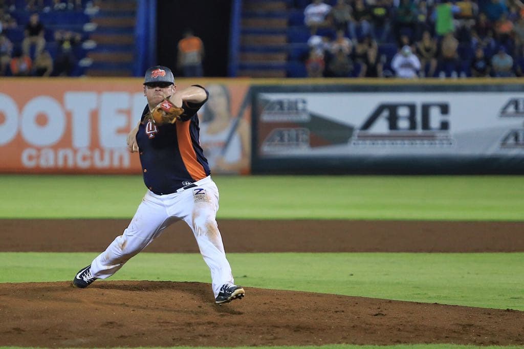 Rugen felinos en la concentración de la selección mexicana
