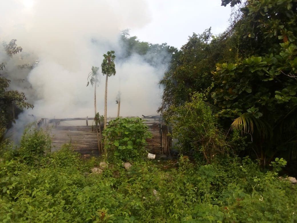 Consumen llamas vivienda en Carrillo Puerto