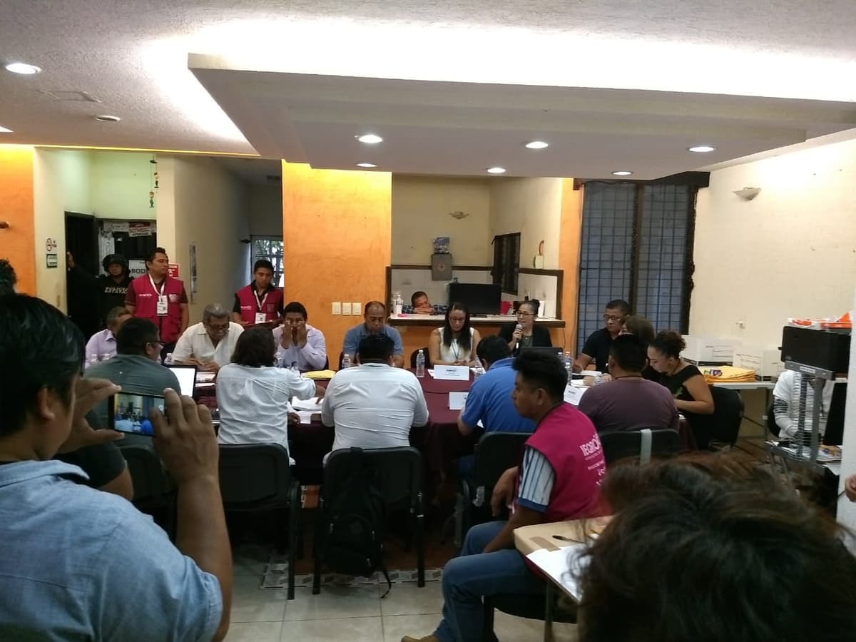 Tenso recuento de votos en Felipe Carrillo Puerto