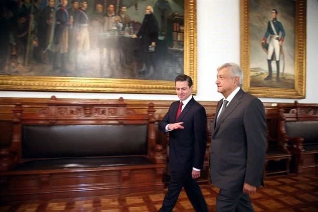 Sale López Obrador de Palacio Nacional; continuará con su agenda del día