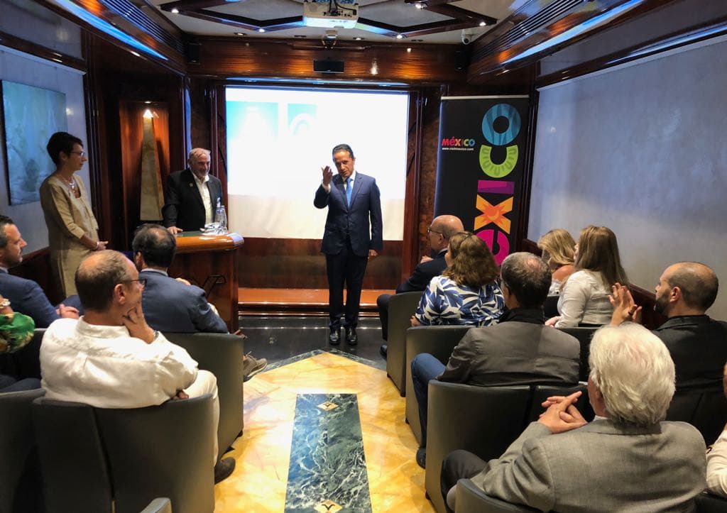 Carlos Joaquín promueve a Quintana Roo en Europa