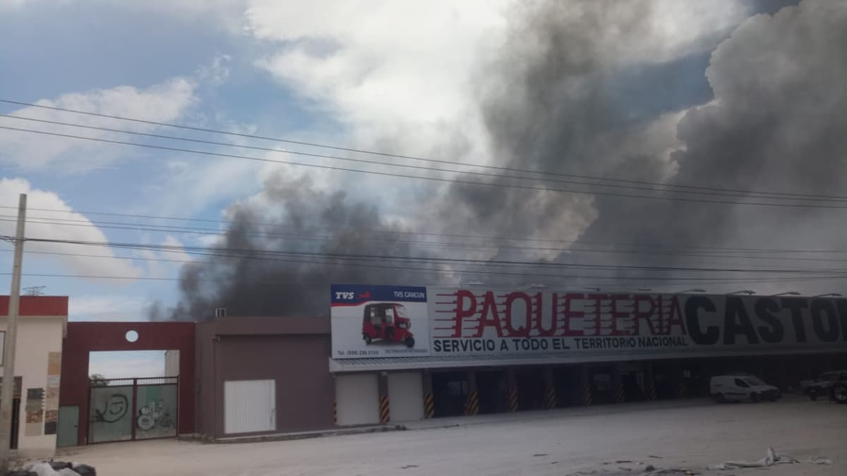 Se incendia predio cerca de la federal, por Cumbres