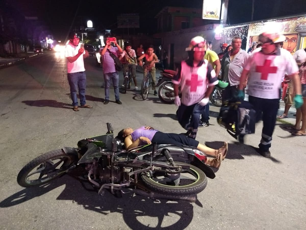 Golpes menores sufre mujer en accidente