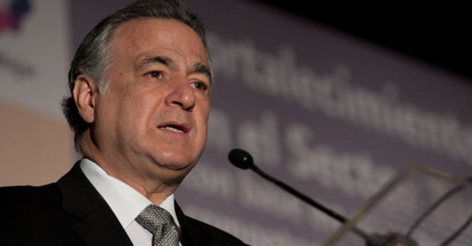 Miguel Torruco defiende consulta pública sobre nuevo aeropuerto