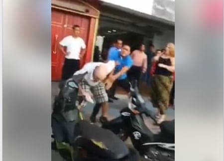 Empleados agreden a turistas en Cozumel (Video)