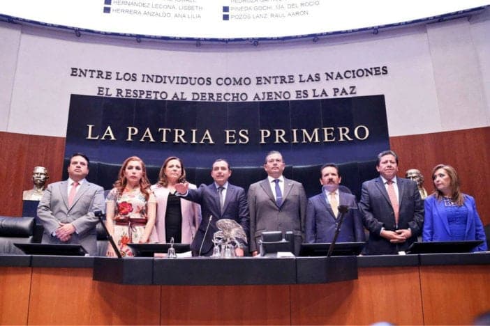 Funcionarios del Senado tendrán millonario bono de "despedida"