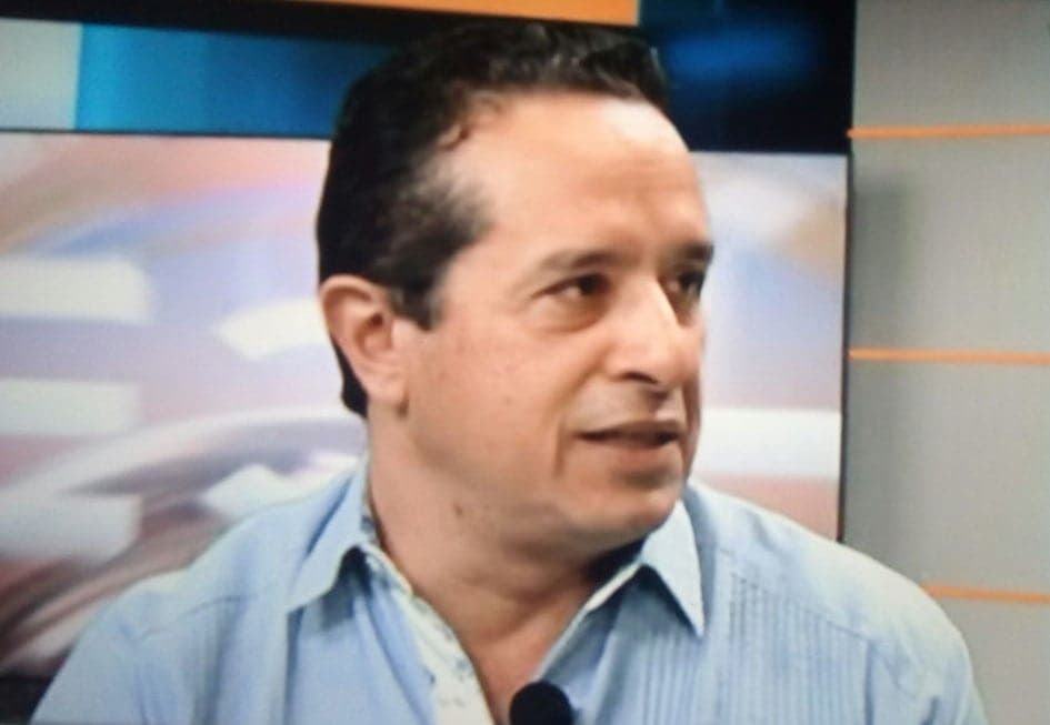 Ya inició instalación de vallas antisargazo: Carlos Joaquín