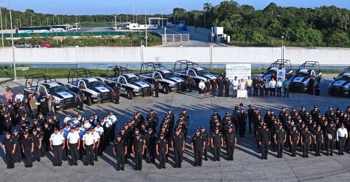 Vigilarán a policías de Cancún con cámaras de solapa
