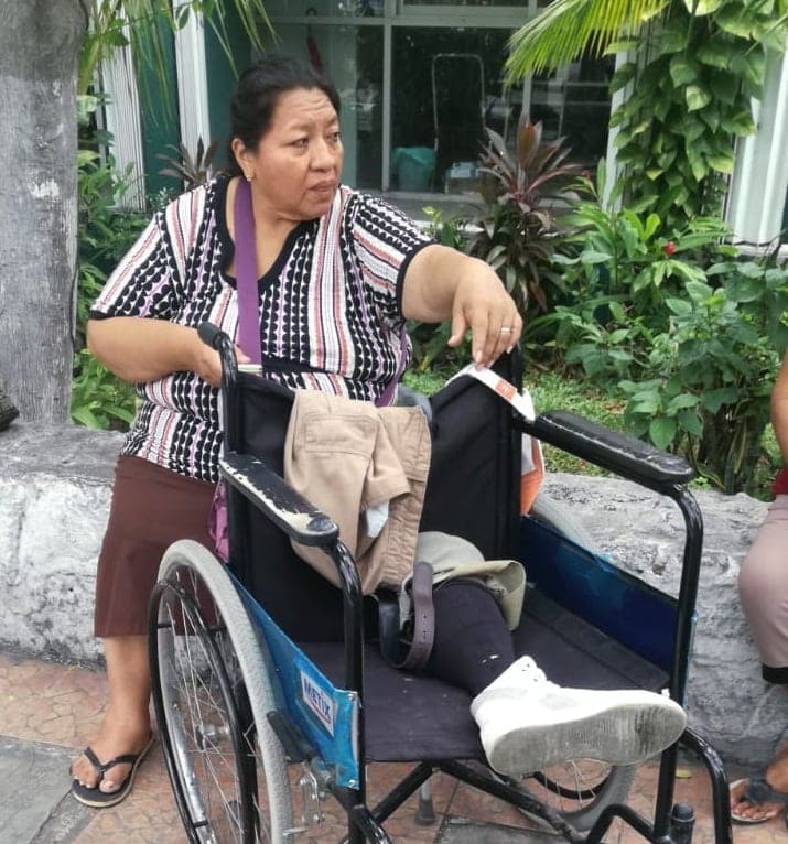 Hombre fallece en los pasillos del IMSS por no ser atendido a tiempo