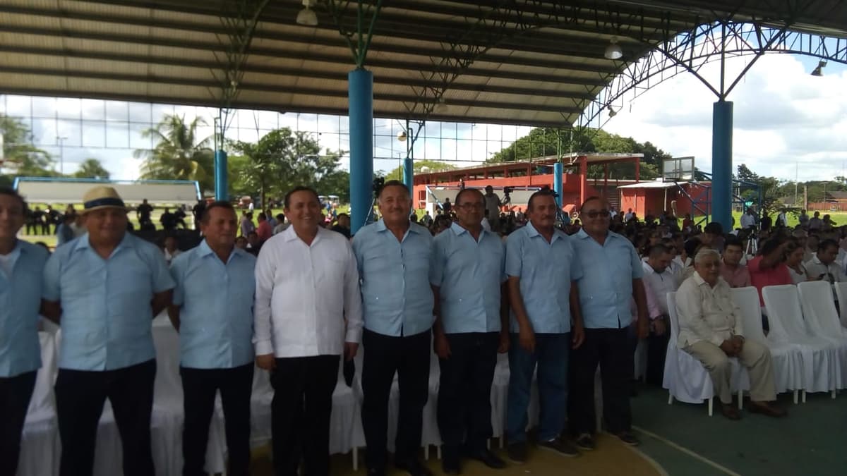 Nivardo Mena ofrece Plan Integral para Holbox