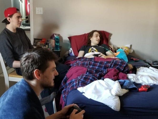 Gamer con cáncer terminal cumple su sueño de jugar la última versión de "Smash Bros"
