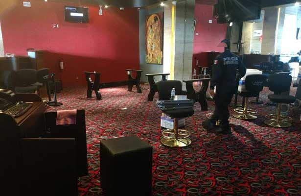Casino clandestino es asegurado por la PGR en Playa del Carmen