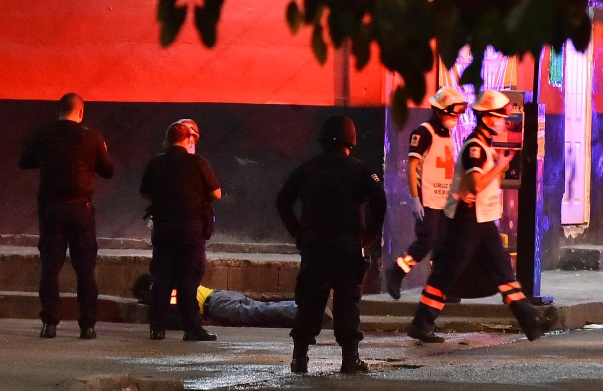 Disfrutaban de un par de cervezas cuando los asesinaron a balazos