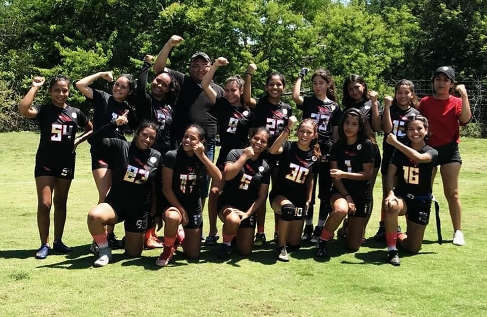 Luchan para preservar a los Halcones de Puerto Morelos