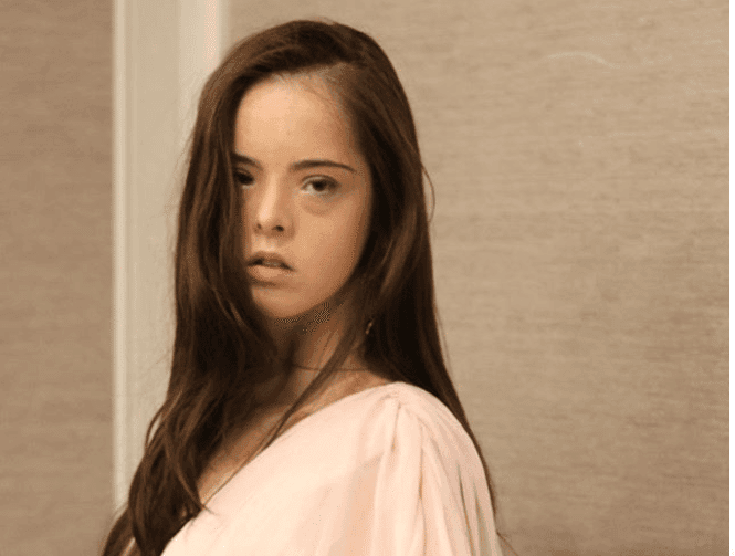 Modelo con síndrome de Down desfila en la Semana de la Moda de Nueva York