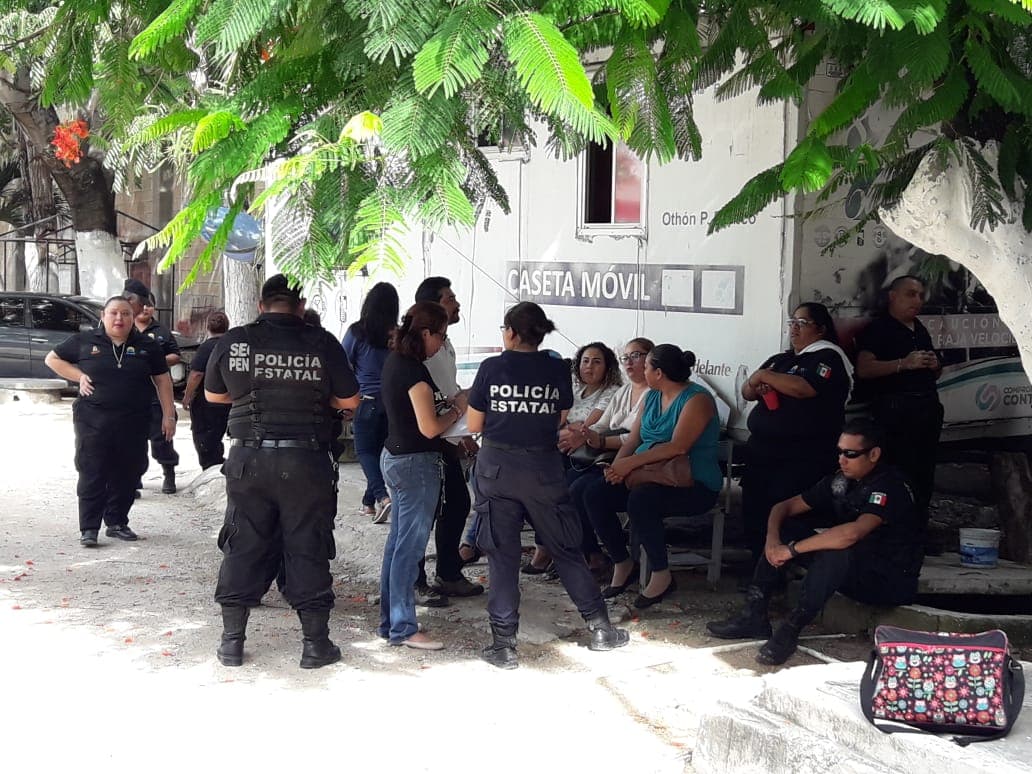 Se van a paro custodios de la cárcel de Cancún