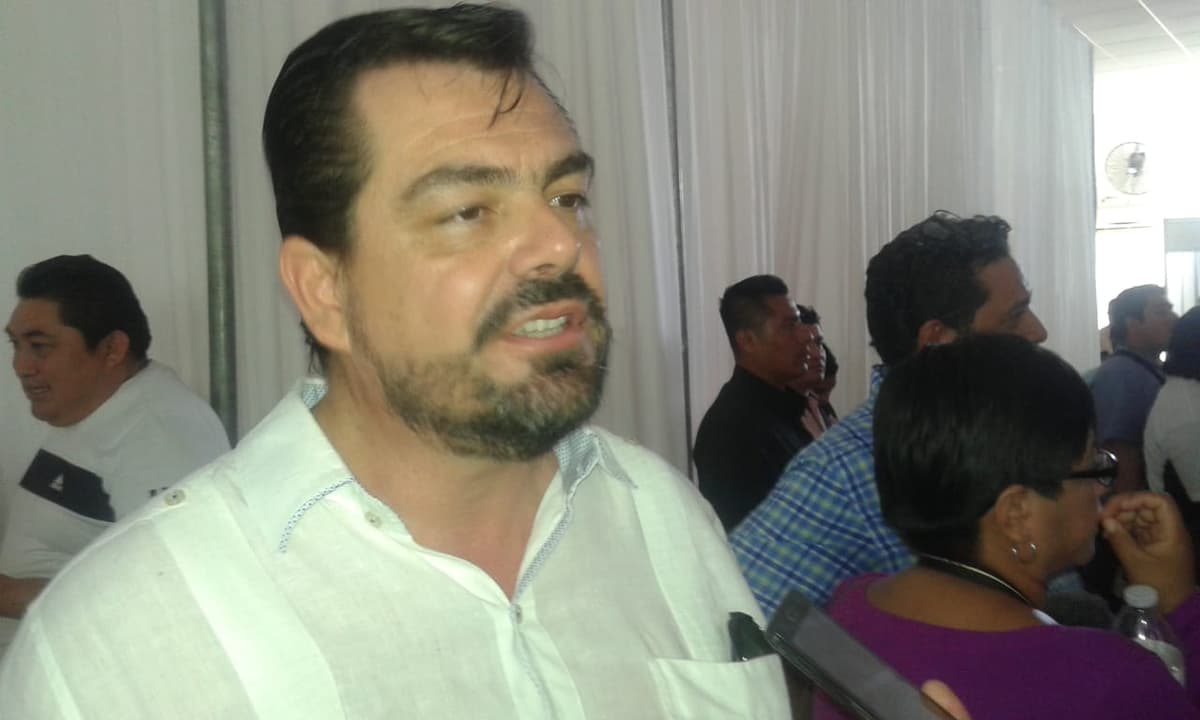 Construcción del nuevo aeropuerto no se debe detener: Cintrón