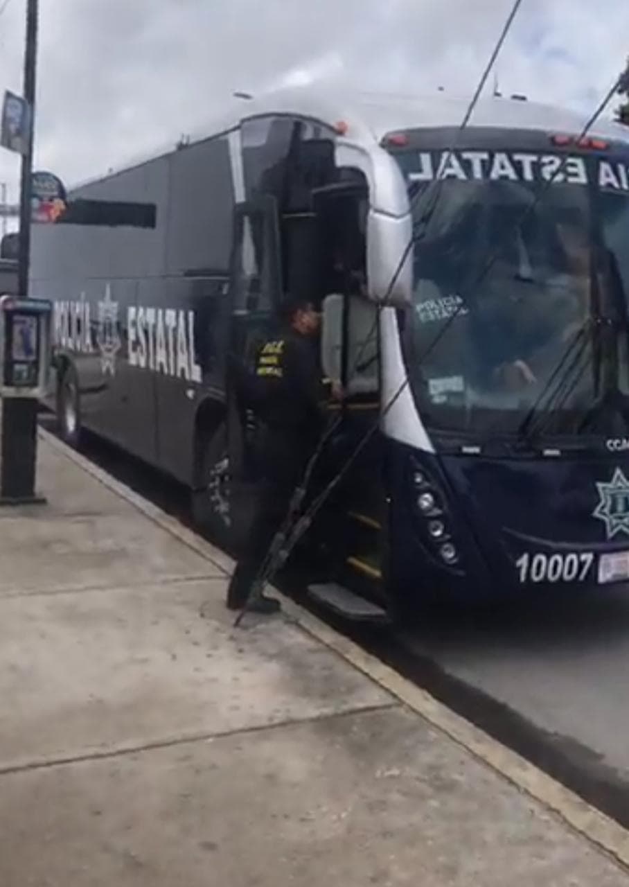 Mano dura a corrupción: Detiene a 16 policías municipales de Cancún por vínculos con el crimen