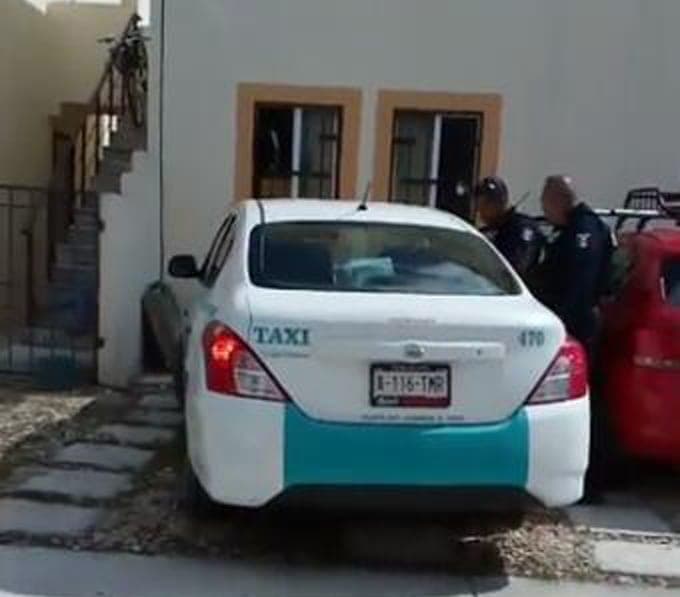 Roban 30 mil pesos a una tienda abordo de un taxi