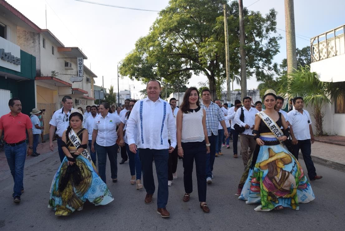 Vistoso desfile conmemorativo por Aniversario de la Revolución Mexicana en Carrillo Puerto