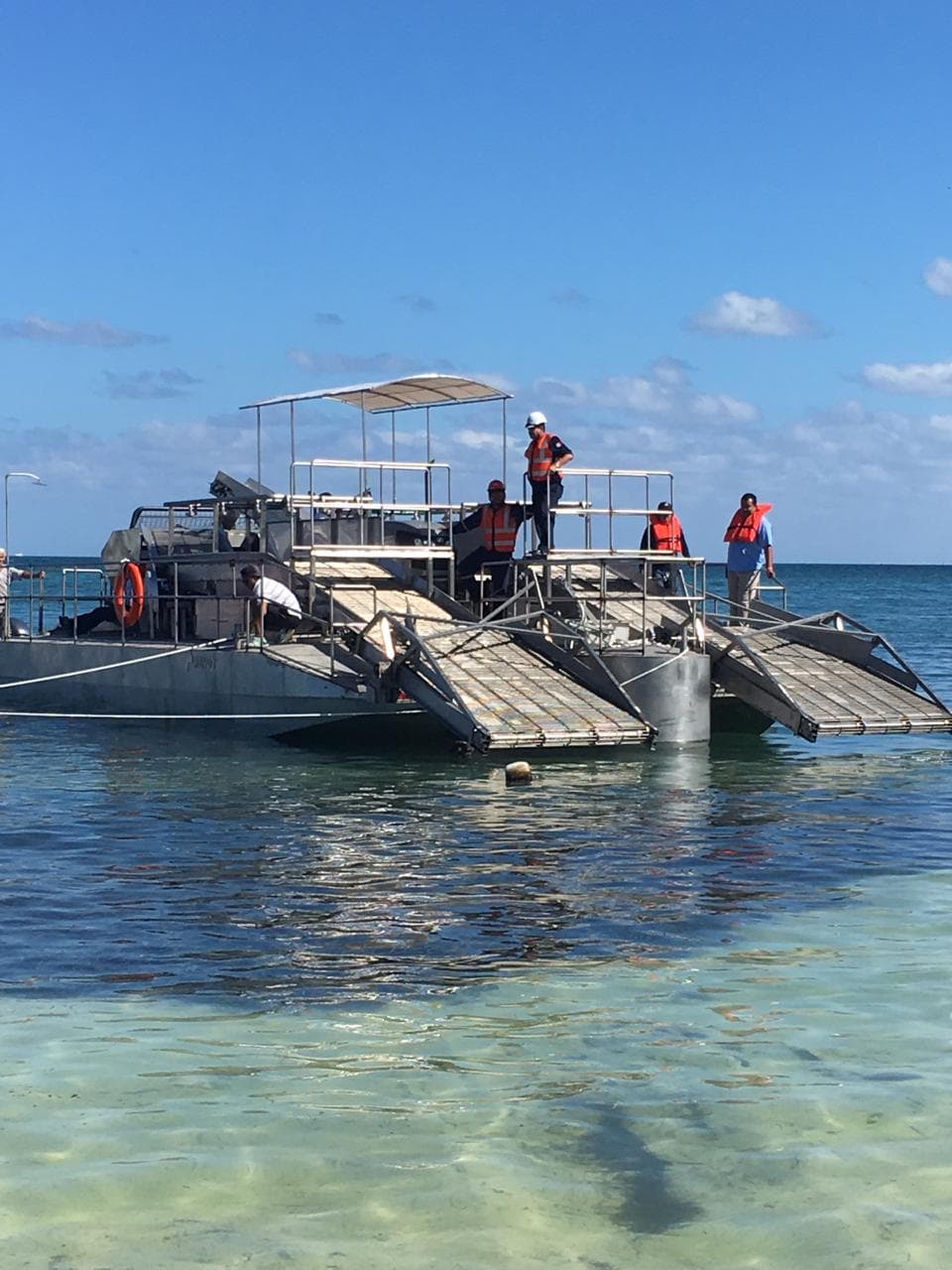 Marina enviará otra embarcación sargacera a Tulum