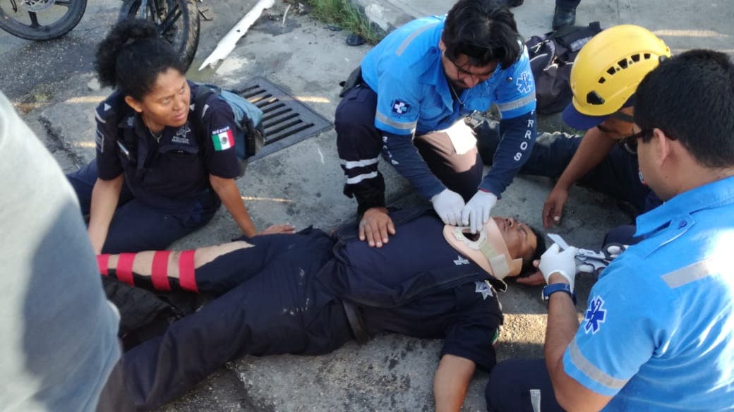Policías resultan heridos en un accidente de tránsito