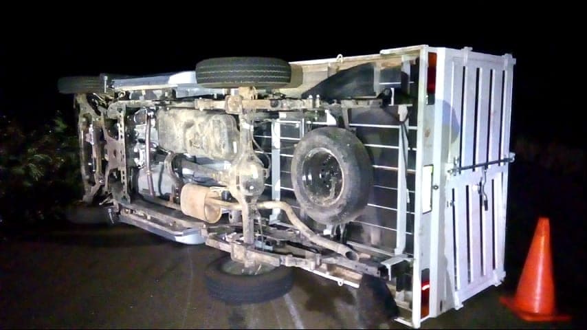 Vuelca camión rumbo a Tihosuco; hay cinco heridos