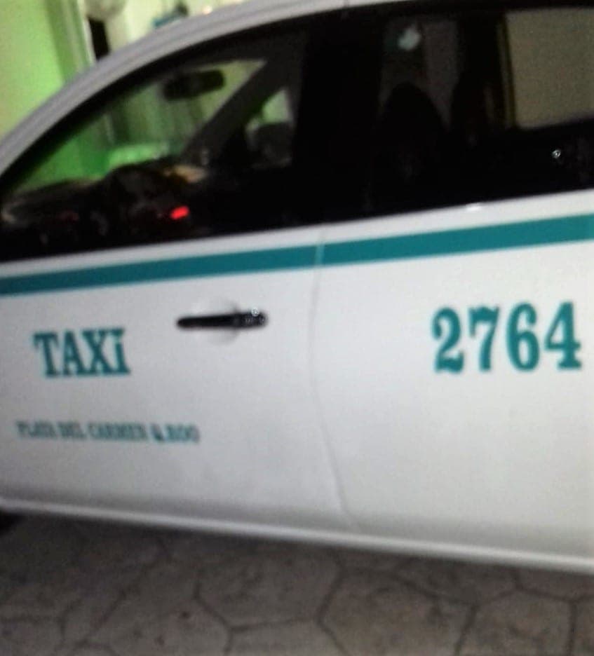 Balean a taxista; se refugia en hotel