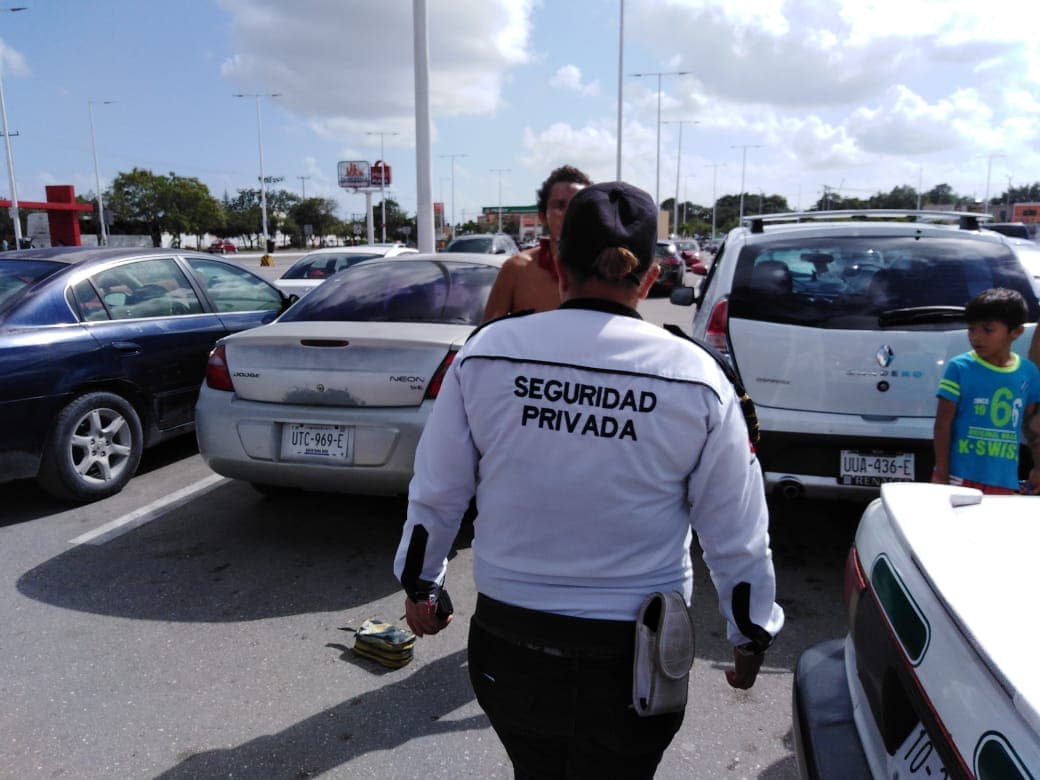 Herido de bala en la Multiplaza Lakín