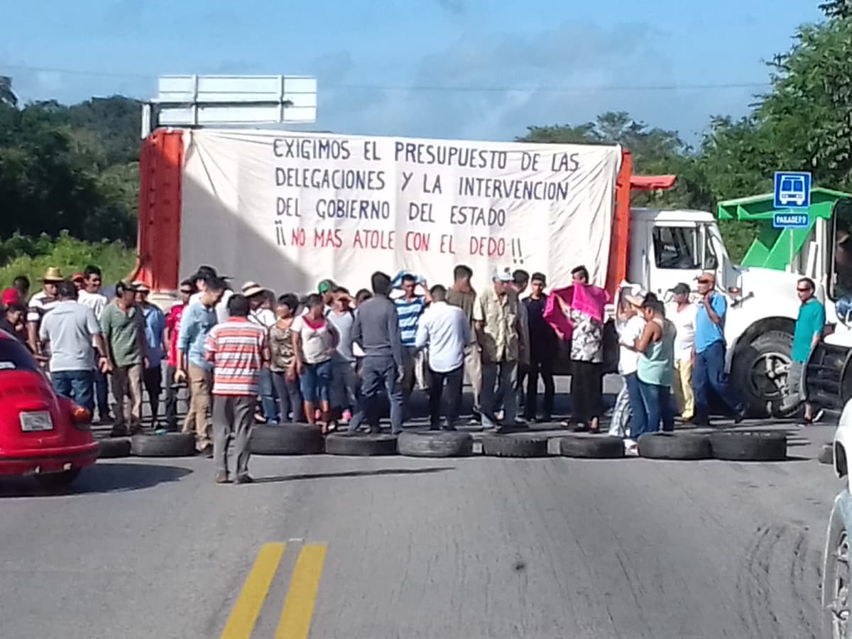 Bloquean carretera Chetumal-Escárcega