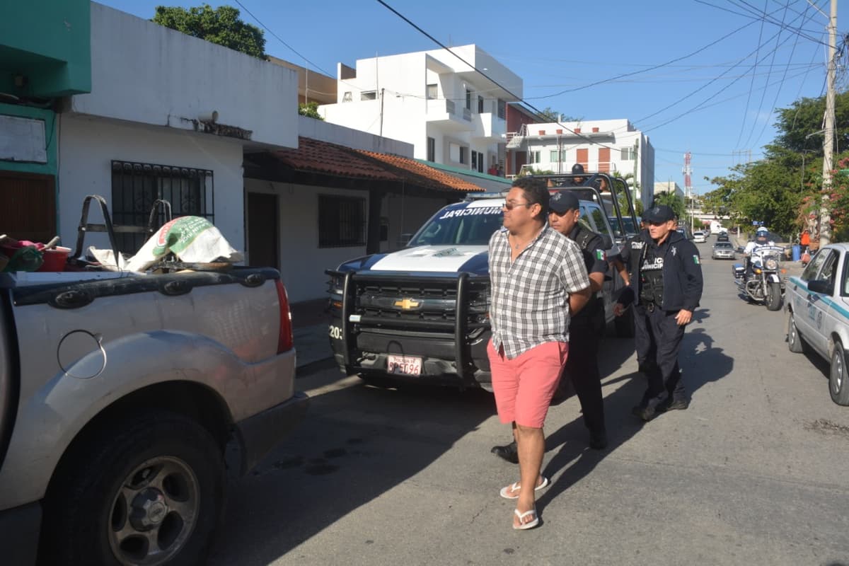 Detienen a ebrios revoltosos en Playa del Carmen