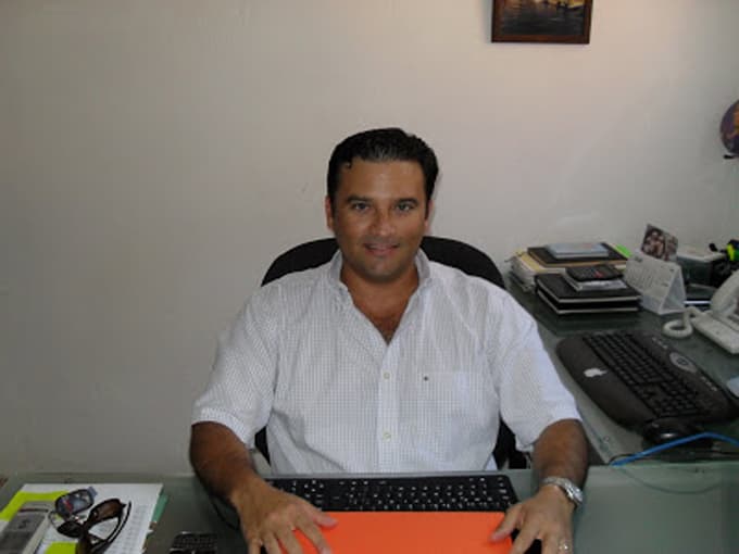 Tesorero Municipal de Solidaridad deja plantados a miembros de la Canaco