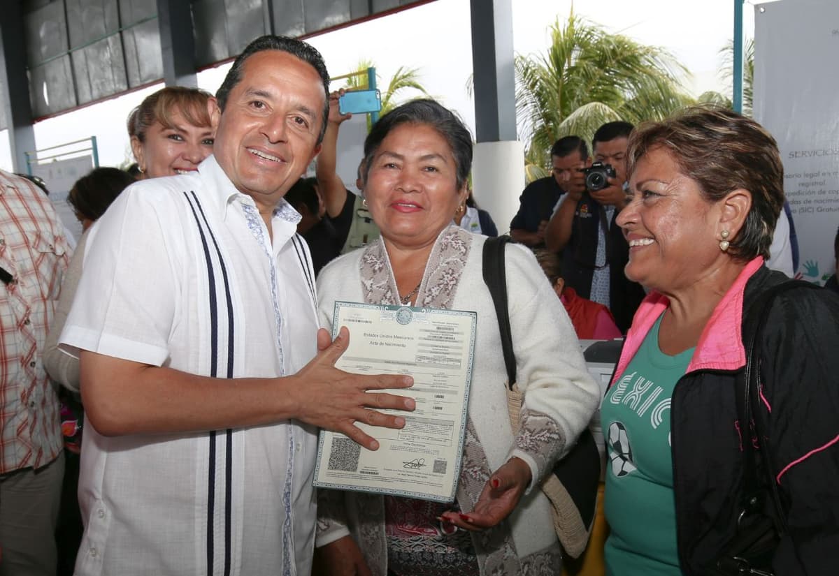 Carlos Joaquín encabeza caravana para combatir la desigualdad