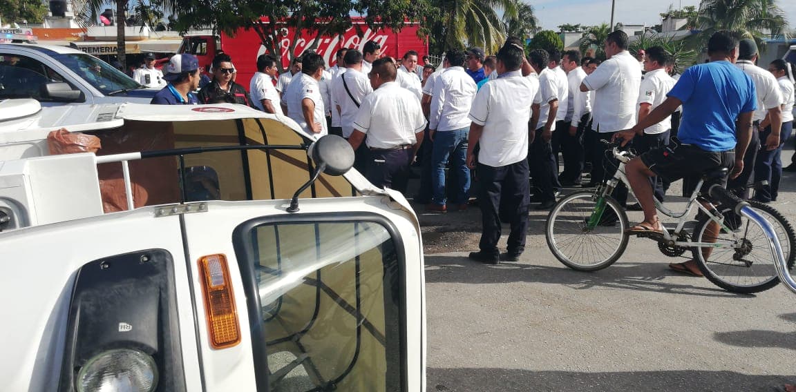 Arenga Beristain a taxistas y amenaza con empeorar conflicto contra mototaxis