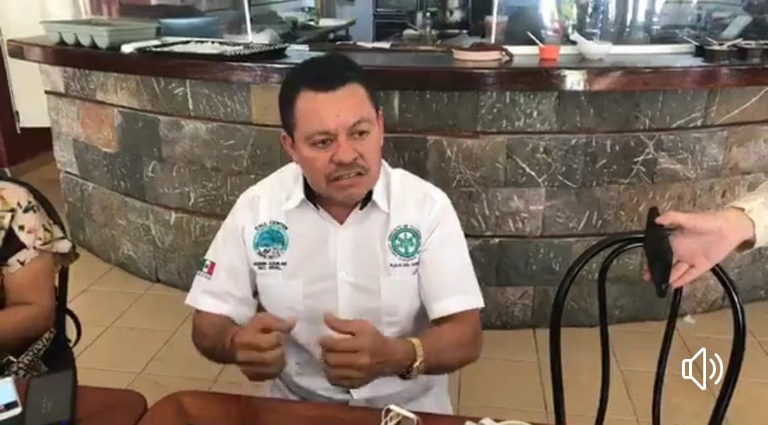 Líder taxista llama a la calma, en conflicto con mototaxis