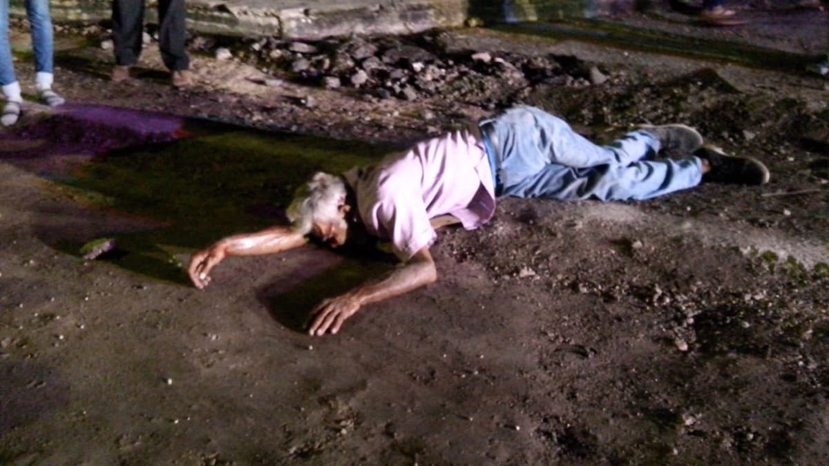 Apedrean “viene-vienes” a hombre de la tercera edad