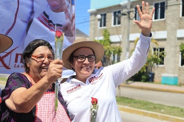 Laura Beristain engañó a colonos de la Colosio, se vende con Derimaya