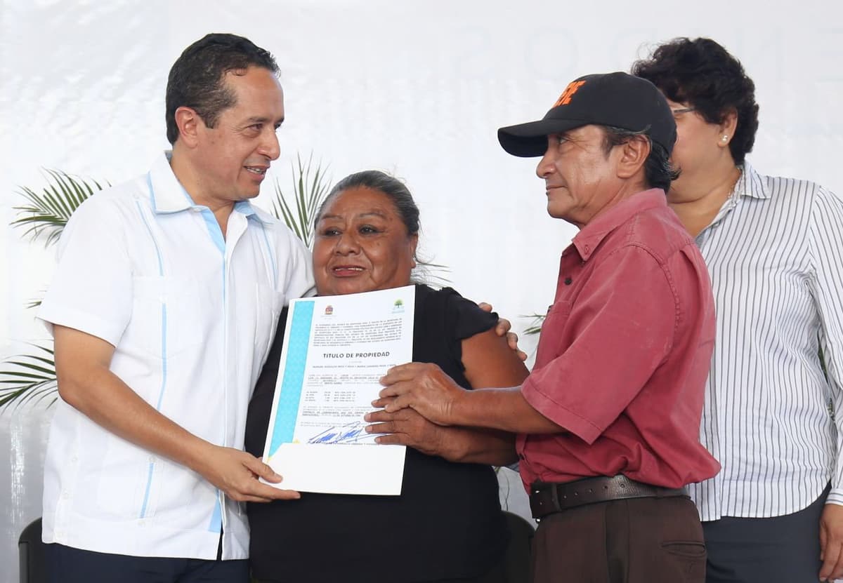 Entrega 720 títulos de propiedad el gobernador Carlos Joaquín